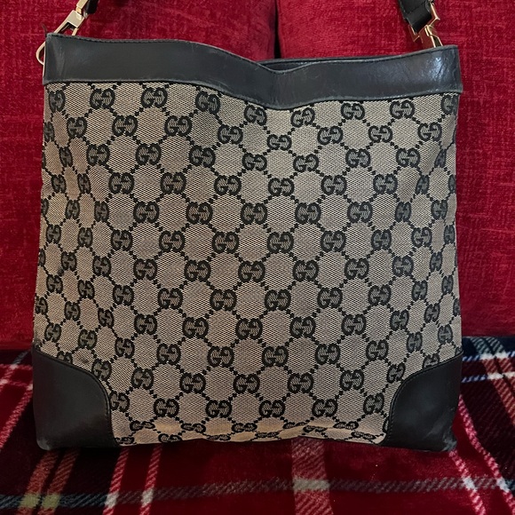 GUCCI AUTHENTIC MONOGRAM BLACK AND TAN CANVAS AND LEATHER SHOULDER BAG. EUC. - Picture 2 of 10